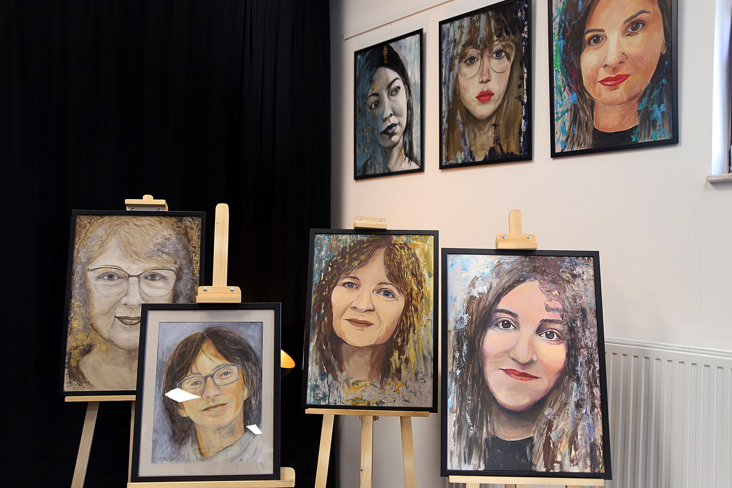 Read more about the article Wystawa Grupy Plastycznej „W różnorodności, piękno”