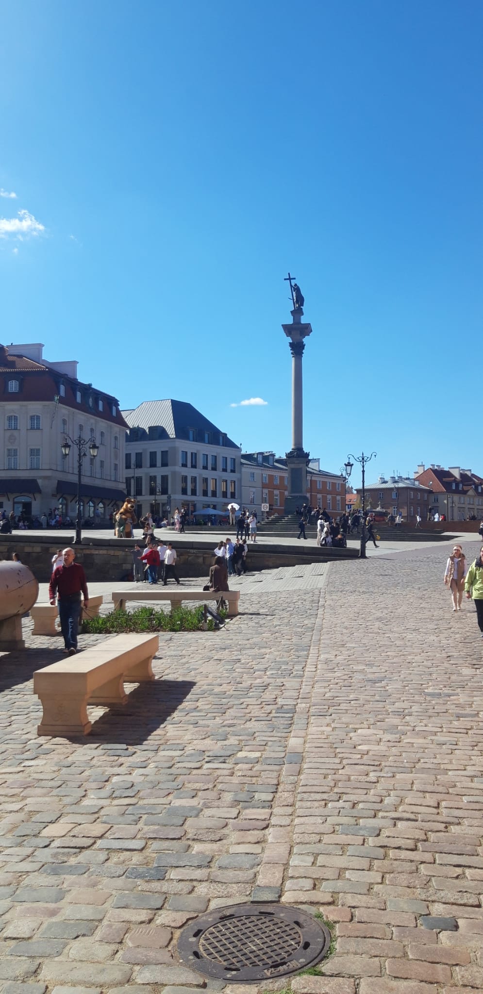Obraz zawierający na wolnym powietrzu, niebo, ziemia, budynek

Zawartość wygenerowana przez sztuczną inteligencję może być niepoprawna.