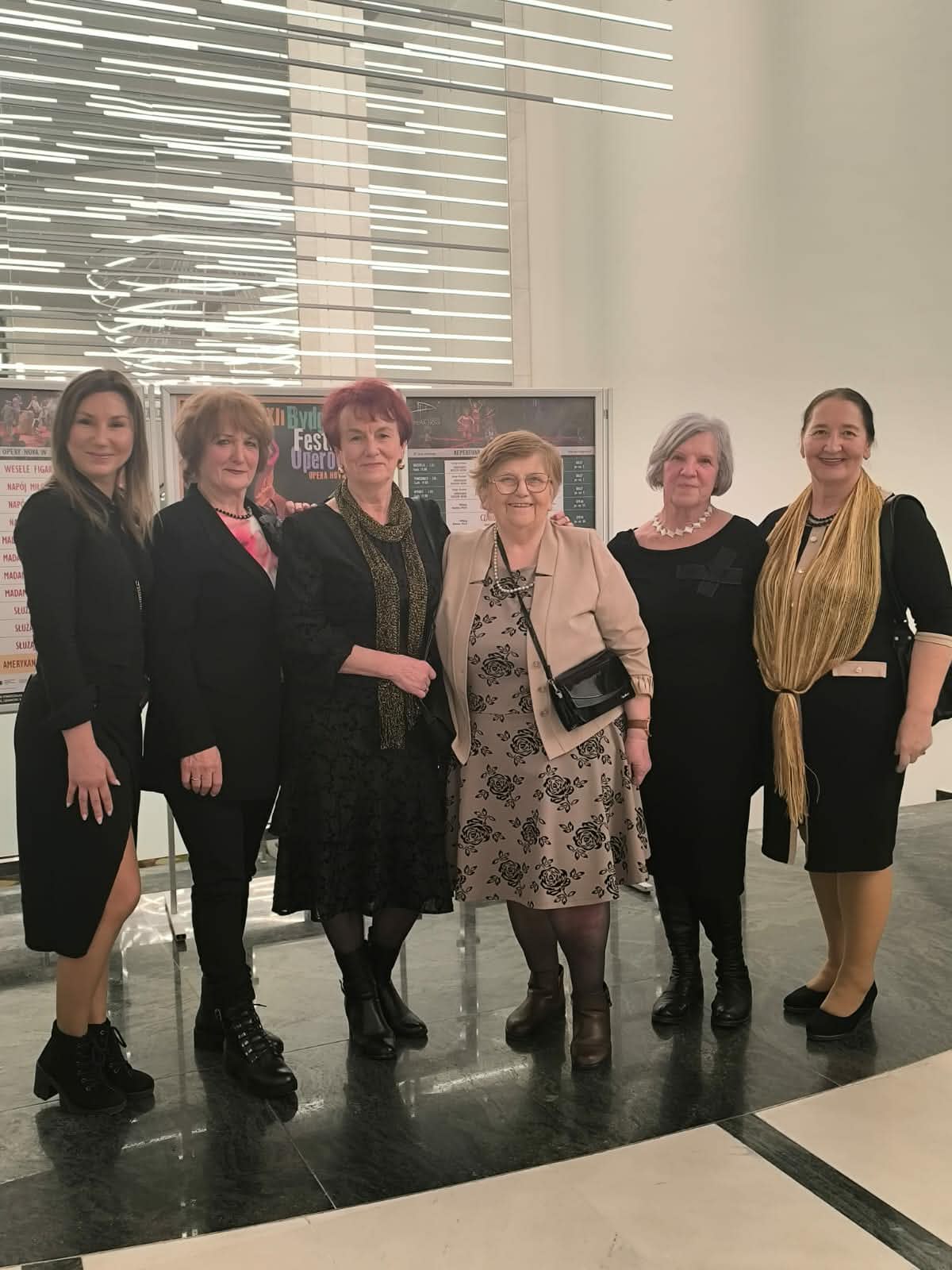 Read more about the article Seniorzy z Niemcza na operowym wyjeździe do Bydgoszczy